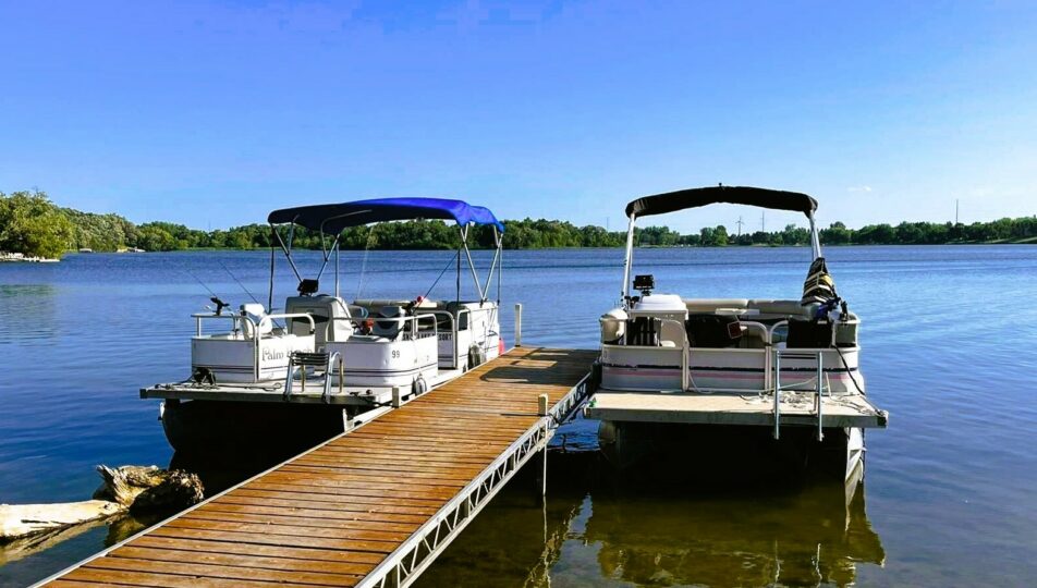 Swan Lake Resort & Campground - pontoons available to rent